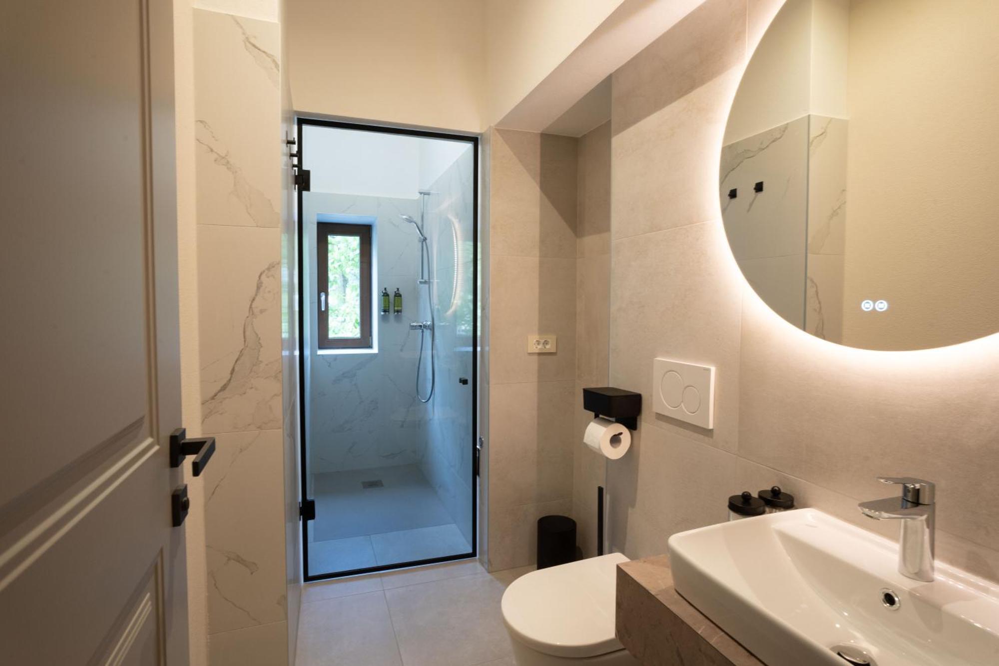 Kalan Boutique Stay Жировница Номер фото